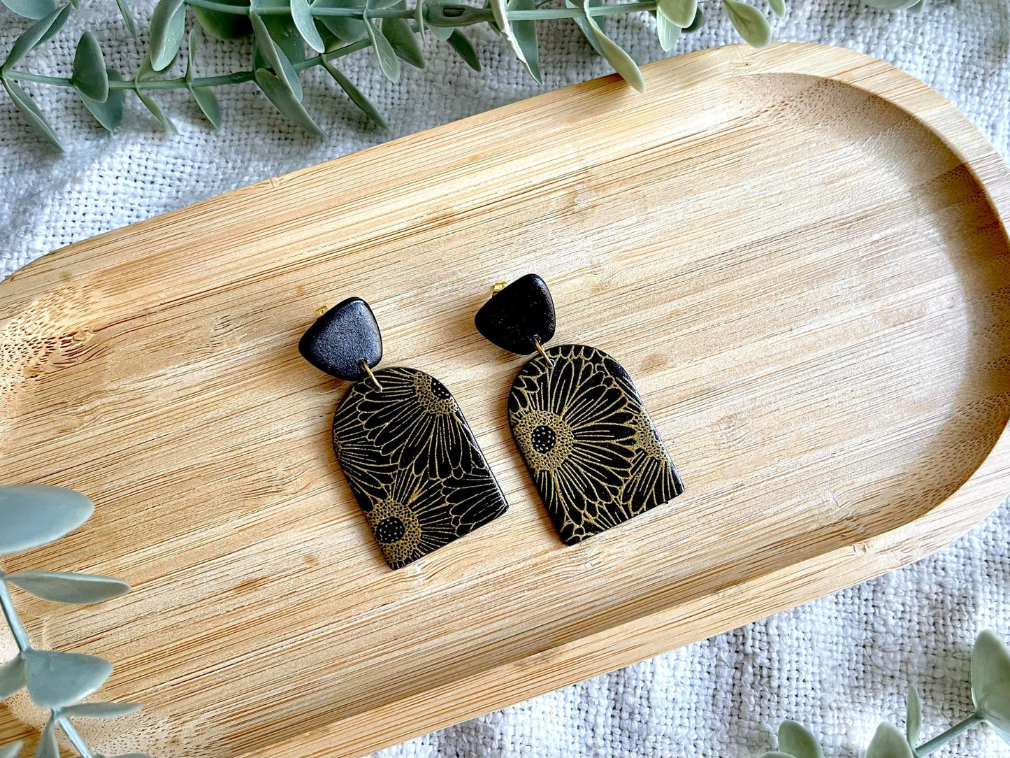 Sunflower Arch Dangle - Black/Gold